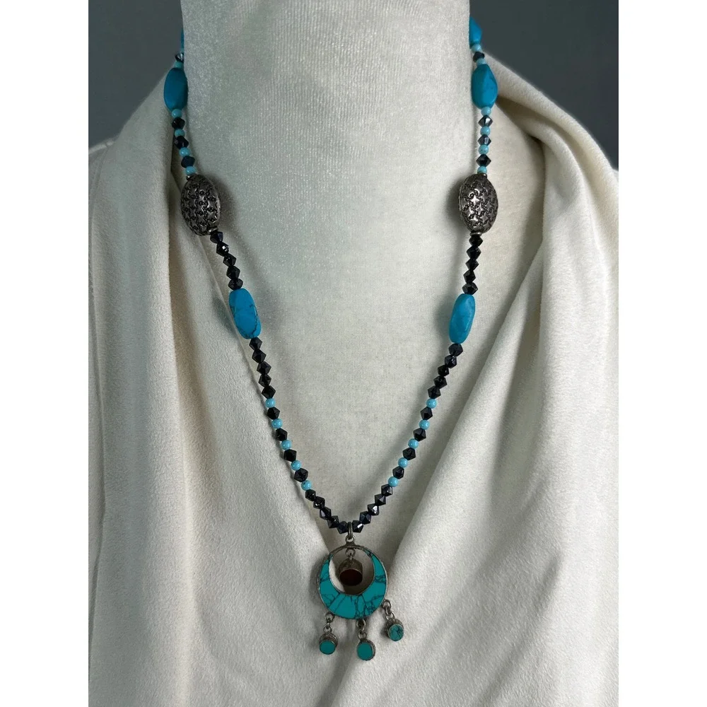 Southwestern Turquoise Black‎ Beaded Crescent Moon Pendant Necklace 18 Inch